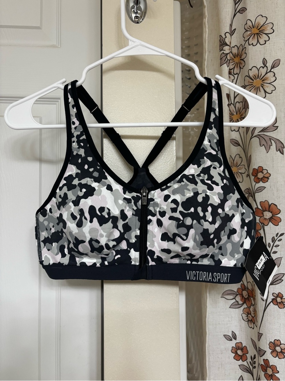 Victoria Secret Sports Bra Knockout Double Layer Support Zip Front Camo 34B